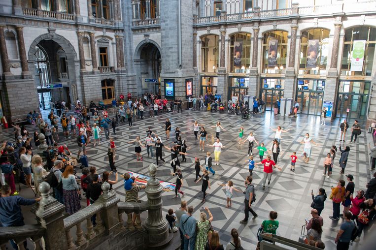 B4D en flashmob @Antwerpen Centraal Station
